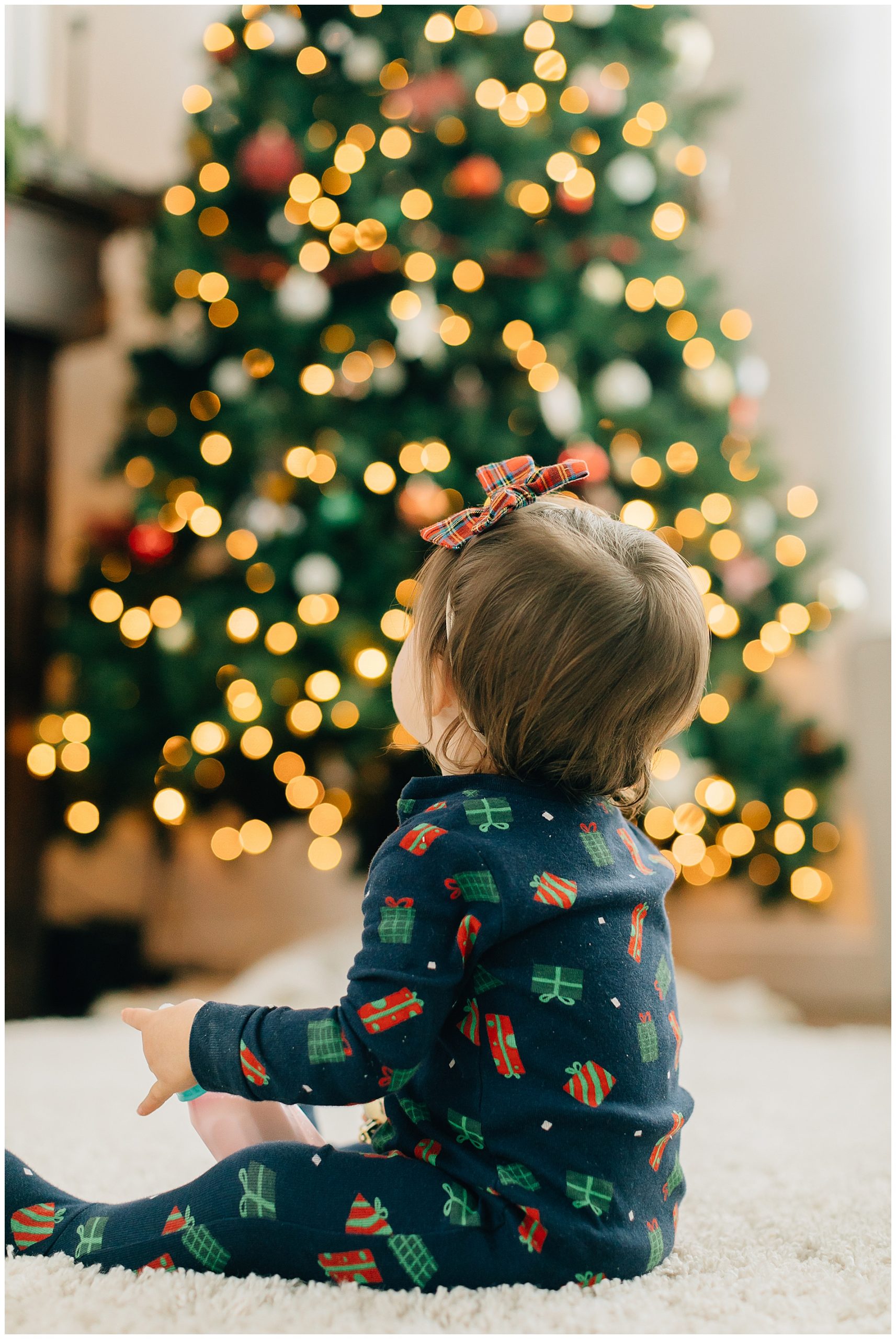 Giáng sinh đã đến rồi! Dùng ngay bộ lọc làm mờ ánh đèn bokeh nền phông để tạo ra những hình ảnh Giáng sinh đầy màu sắc và ấn tượng. Những mảng sáng lung linh sẽ giúp bạn tạo nên khung cảnh Giáng sinh đầy lãng mạn và sáng tạo.