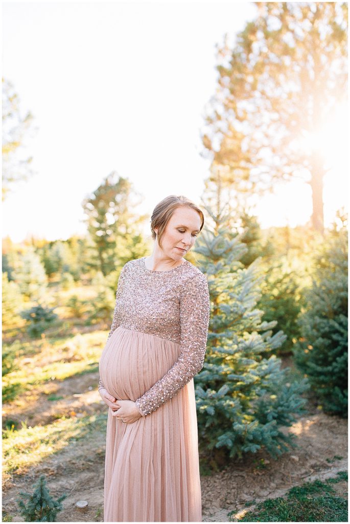 Apple Family | Christmas Maternity Session | Utah Photographer