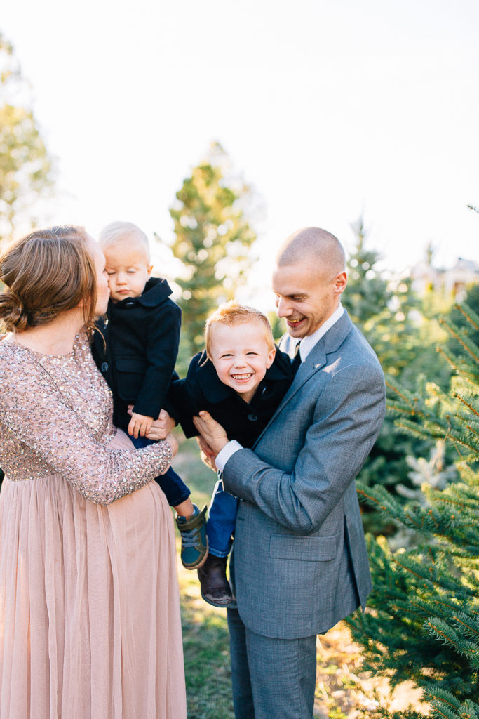 Apple Family | Christmas Maternity Session | Utah Photographer