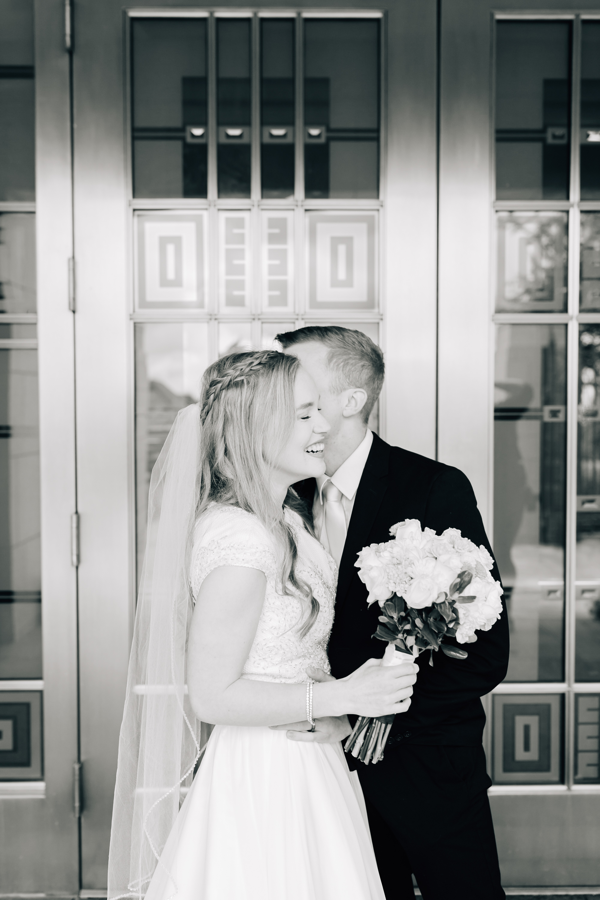 Draper Temple Wedding | Rainy Wedding | Utah Wedding Photographer