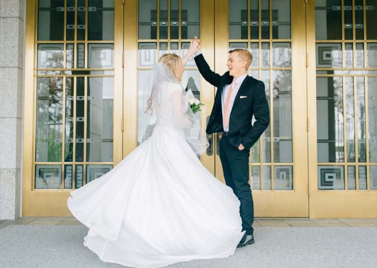 Draper Temple Wedding | Rainy Wedding | Utah Wedding Photographer