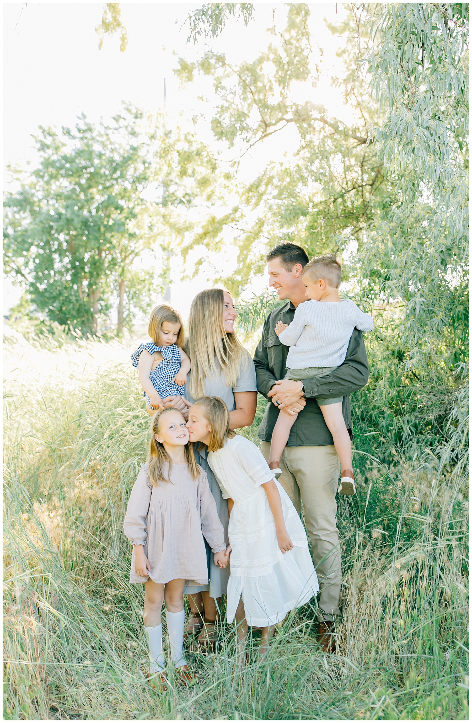 What to Wear for Family Pictures | Summer
