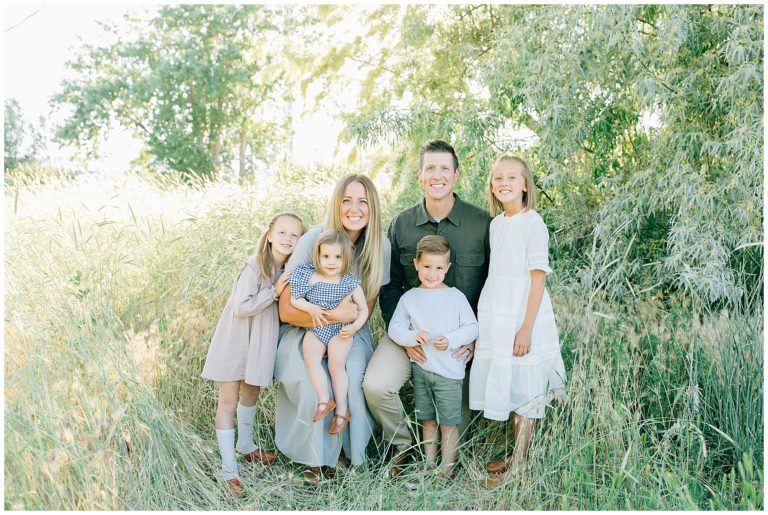 What to Wear for Family Pictures | Summer