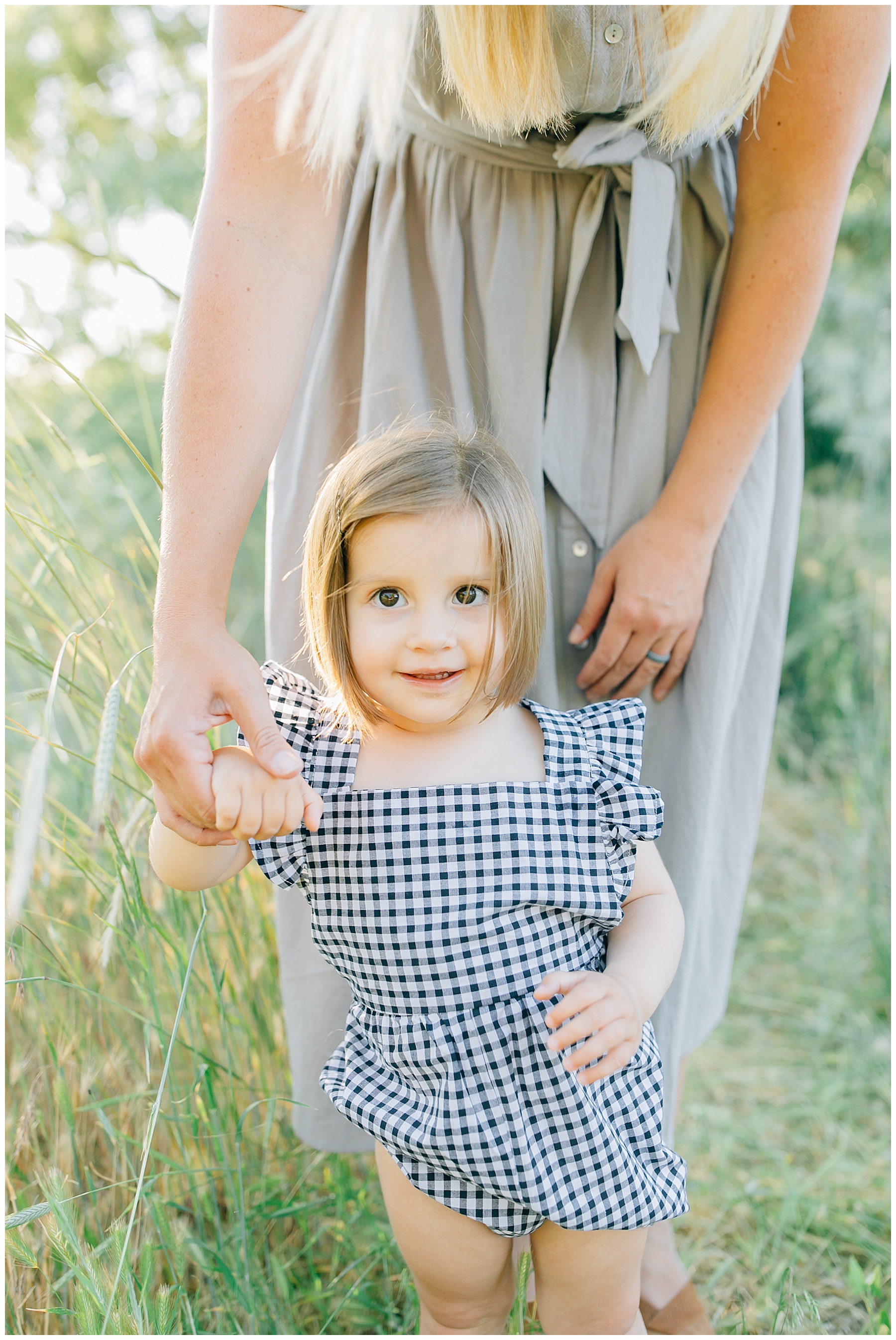 What to Wear for Family Pictures | Summer