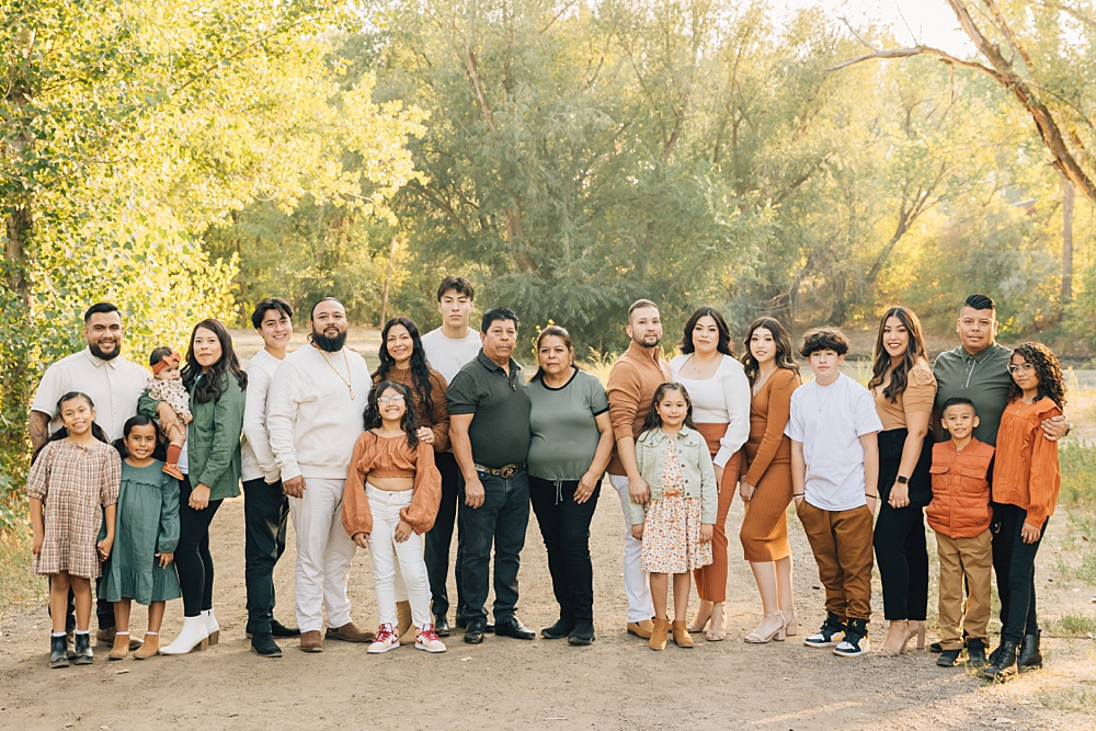 Extended Family Pictures in Utah | Wheeler Farm Pictures