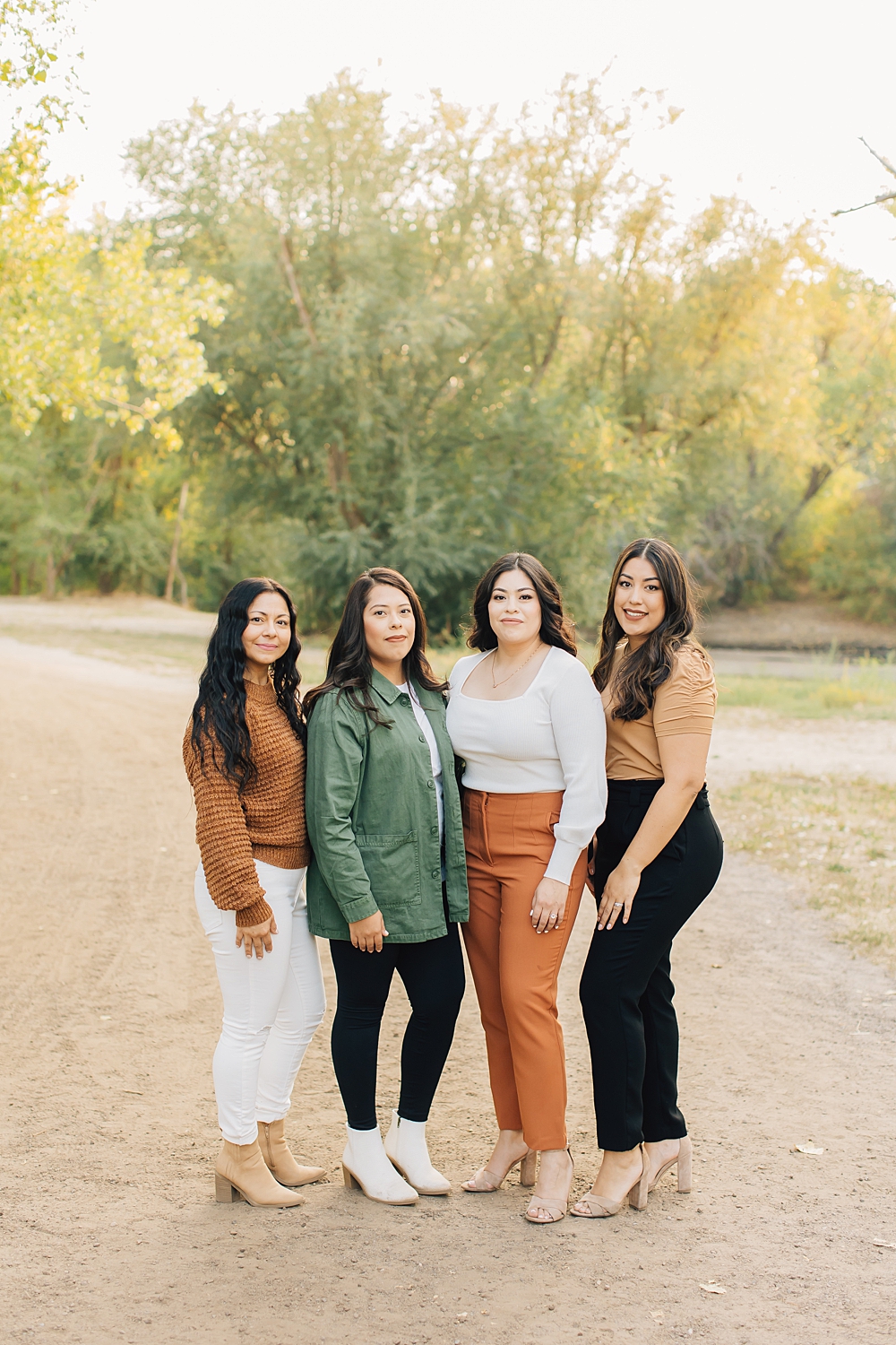 Extended Family Pictures in Utah | Wheeler Farm Pictures