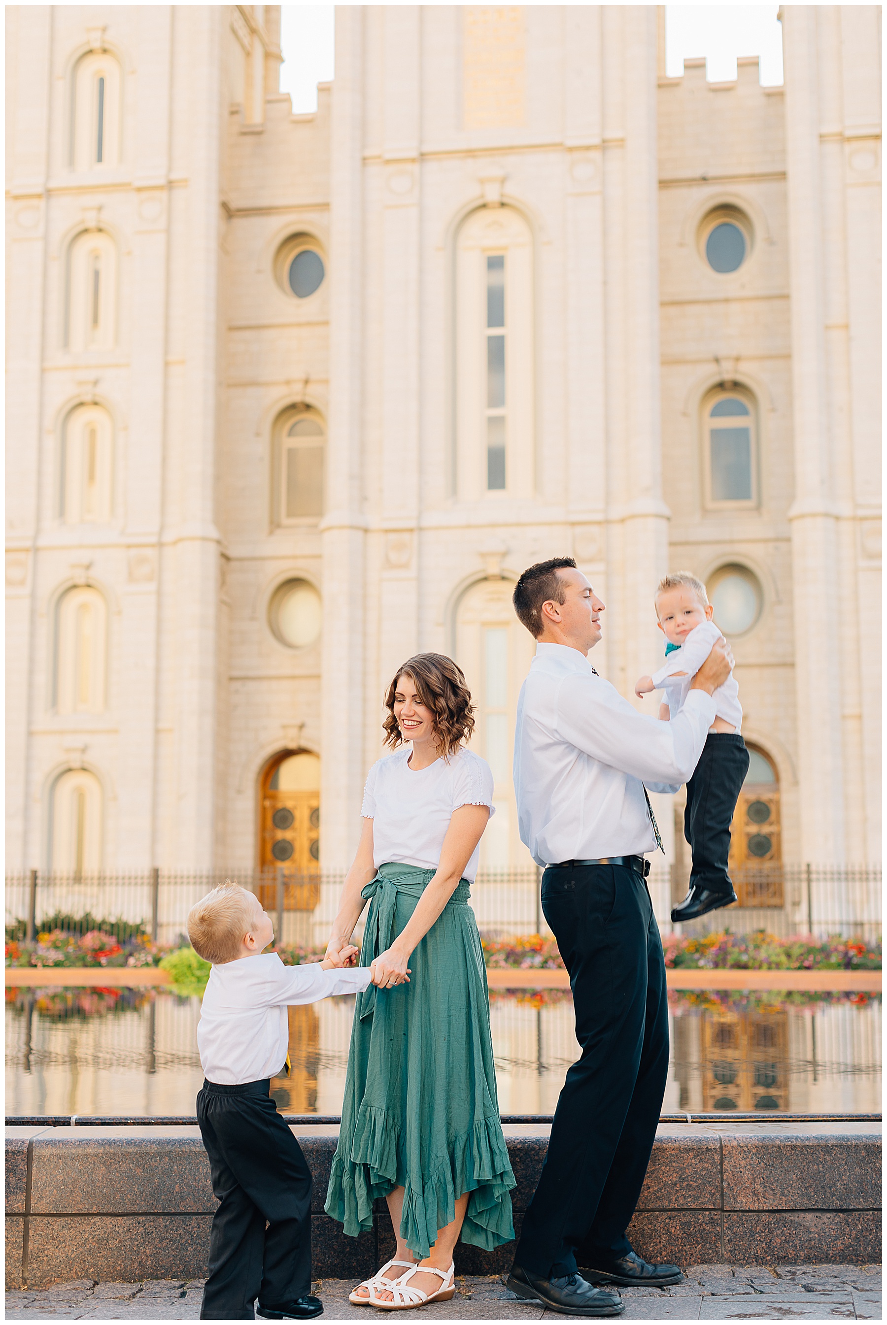 Grange | Salt Lake Temple Family Pictures