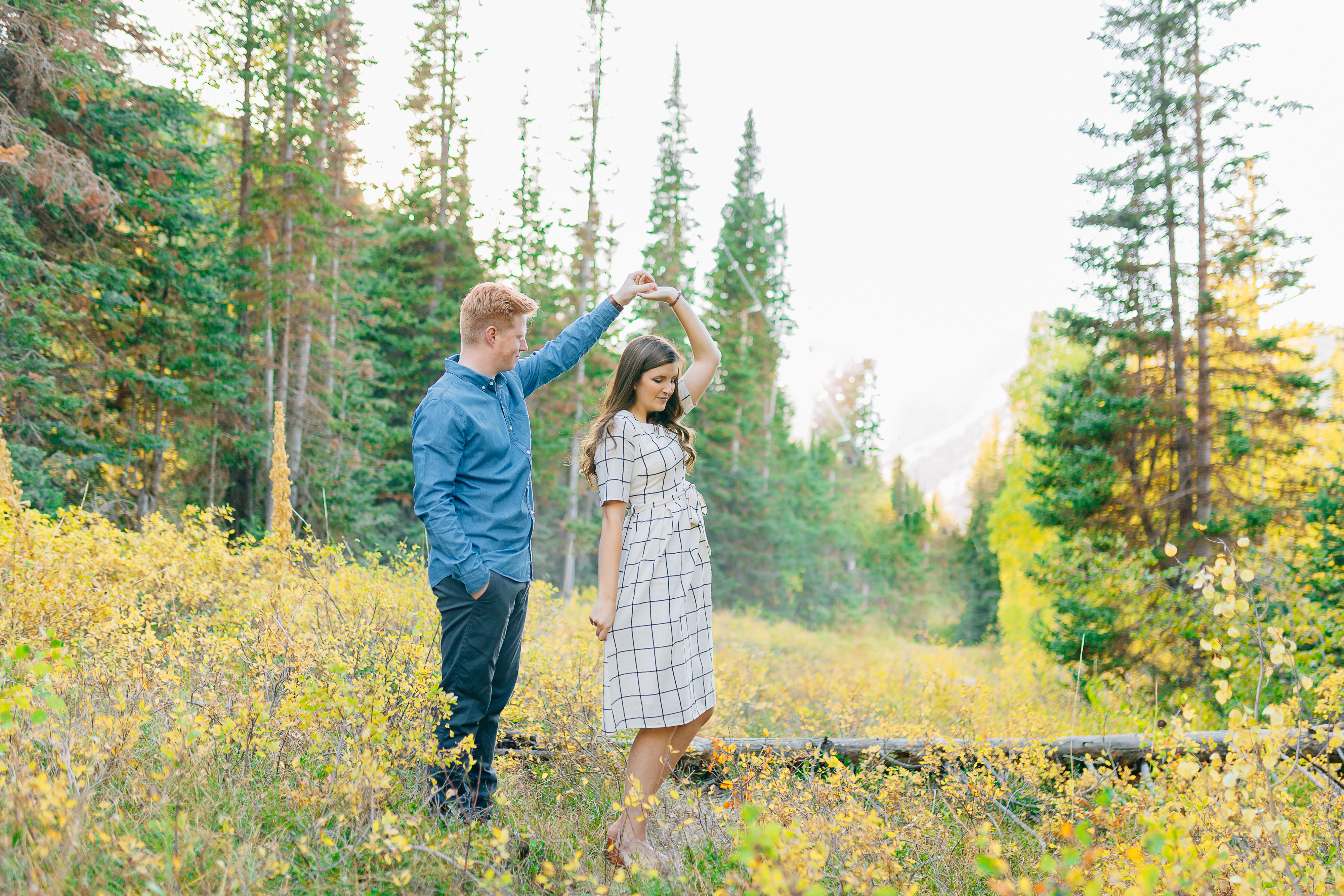 Calvin + Sydney | Doughnut Falls Trailhead Engagements