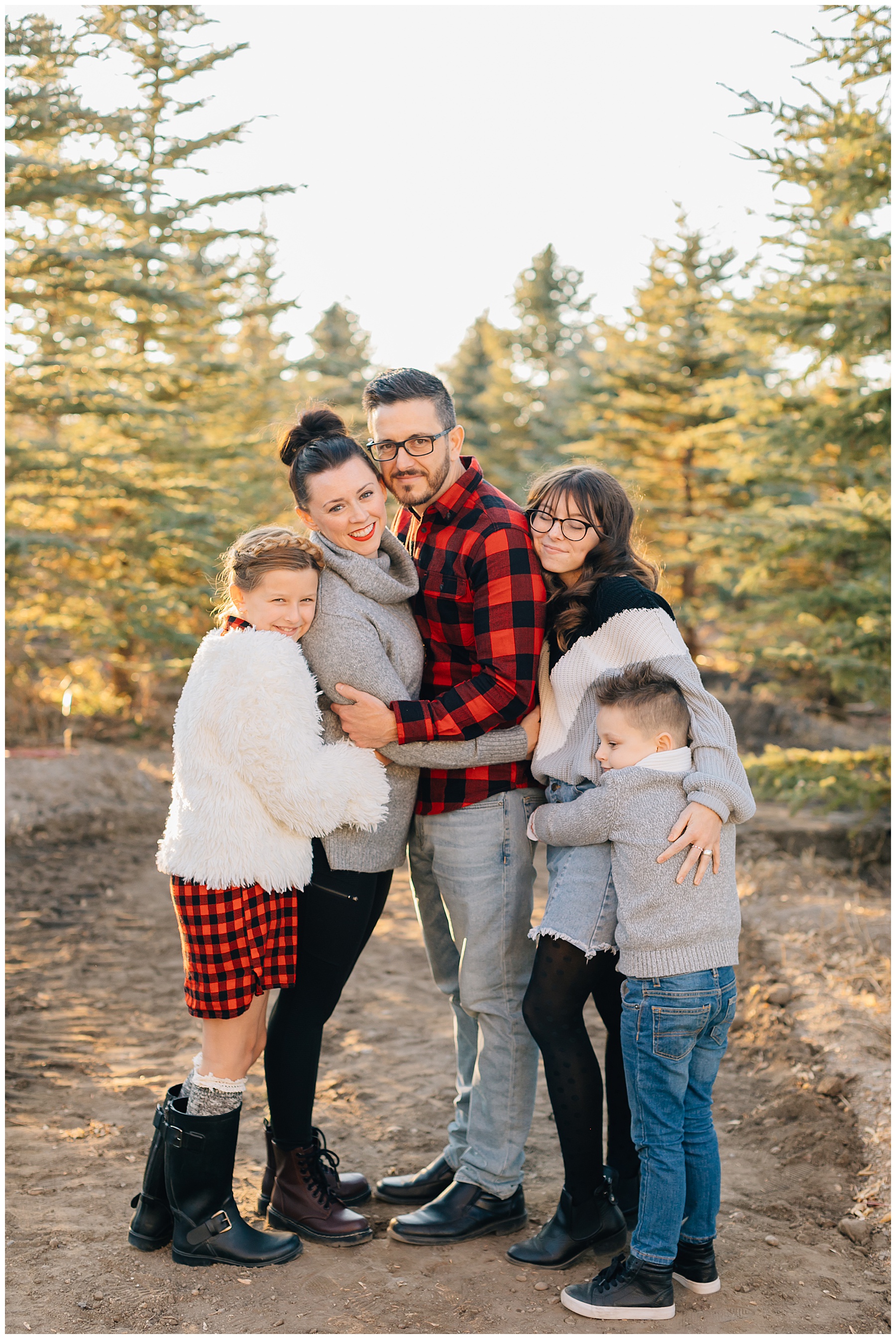 Christmas Mini Sessions | Willowcreek Tree Farm