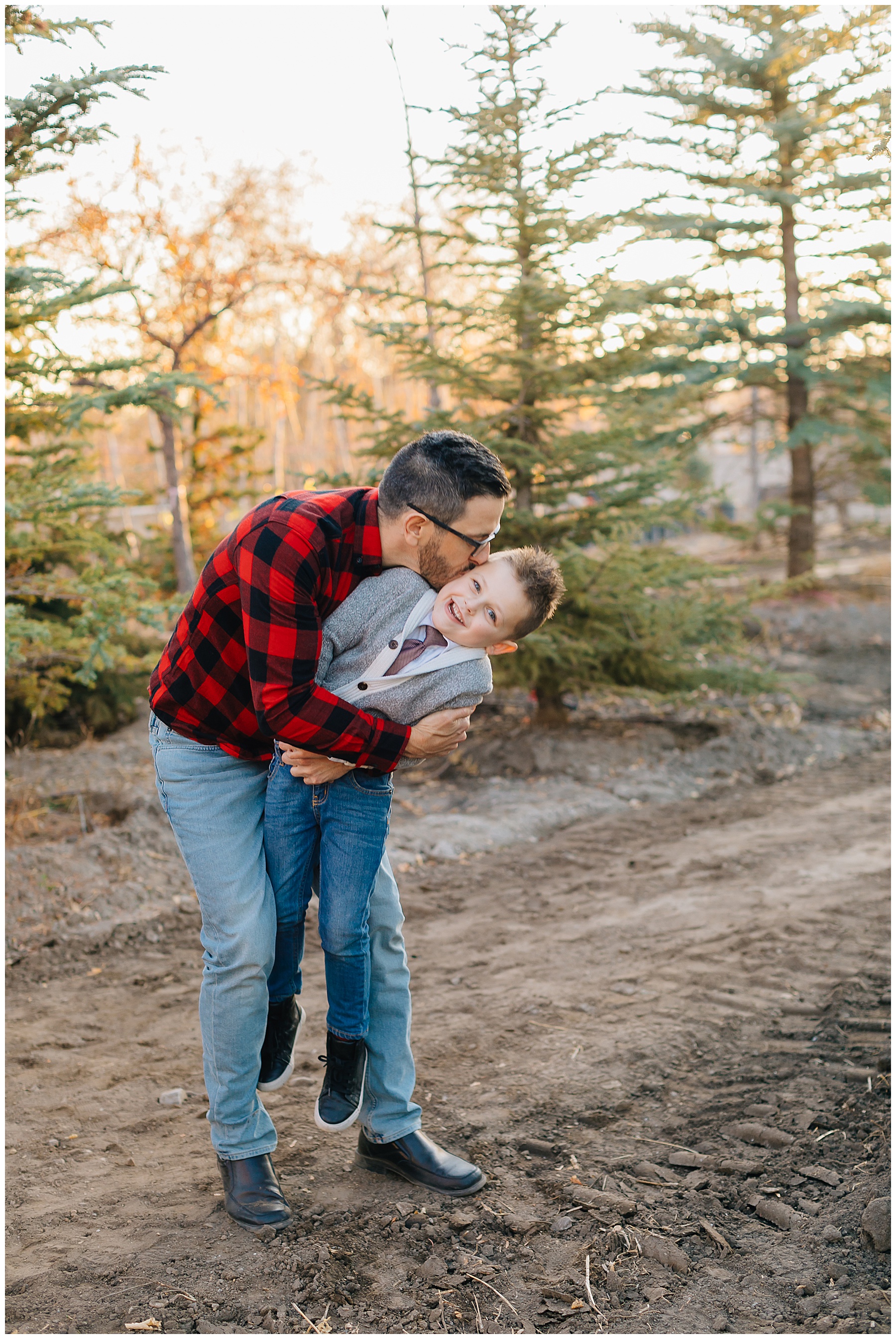 Christmas Mini Sessions | Willowcreek Tree Farm