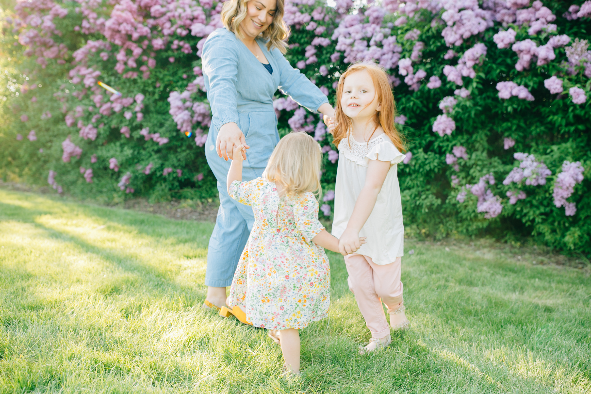 Posing Prompts for Family Portraits - Caroline Tran Photography