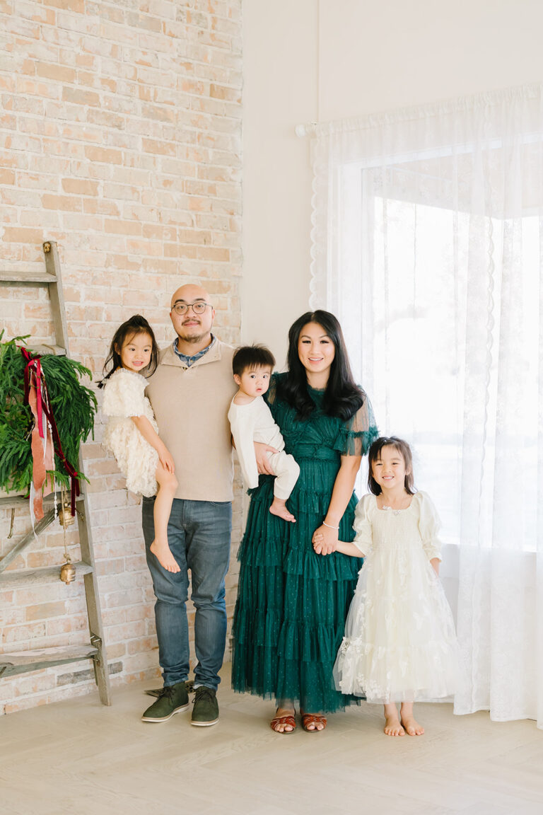 Christmas Minis Outfit Inspiration | Utah Photographer