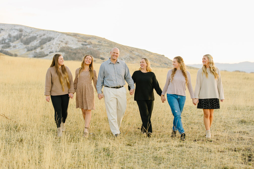 Winter Tunnel Springs Family Pictures | Utah Photographer