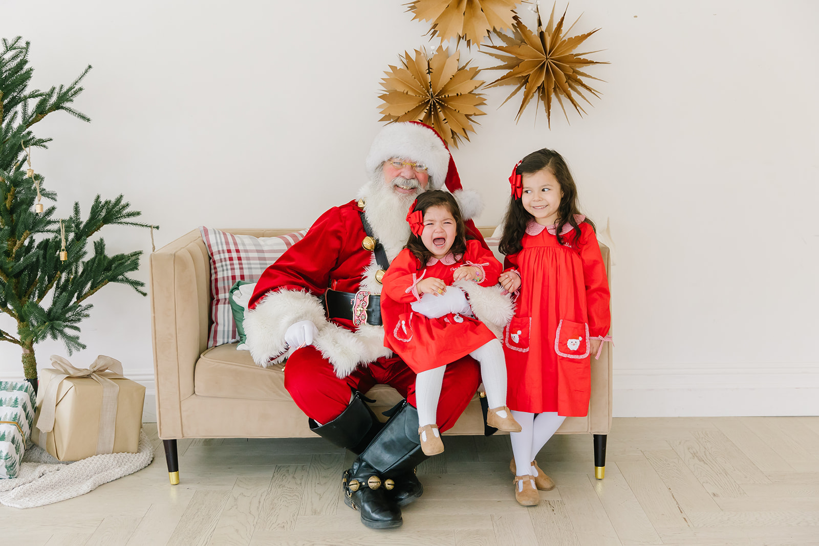 Utah Santa pictures — child with Santa