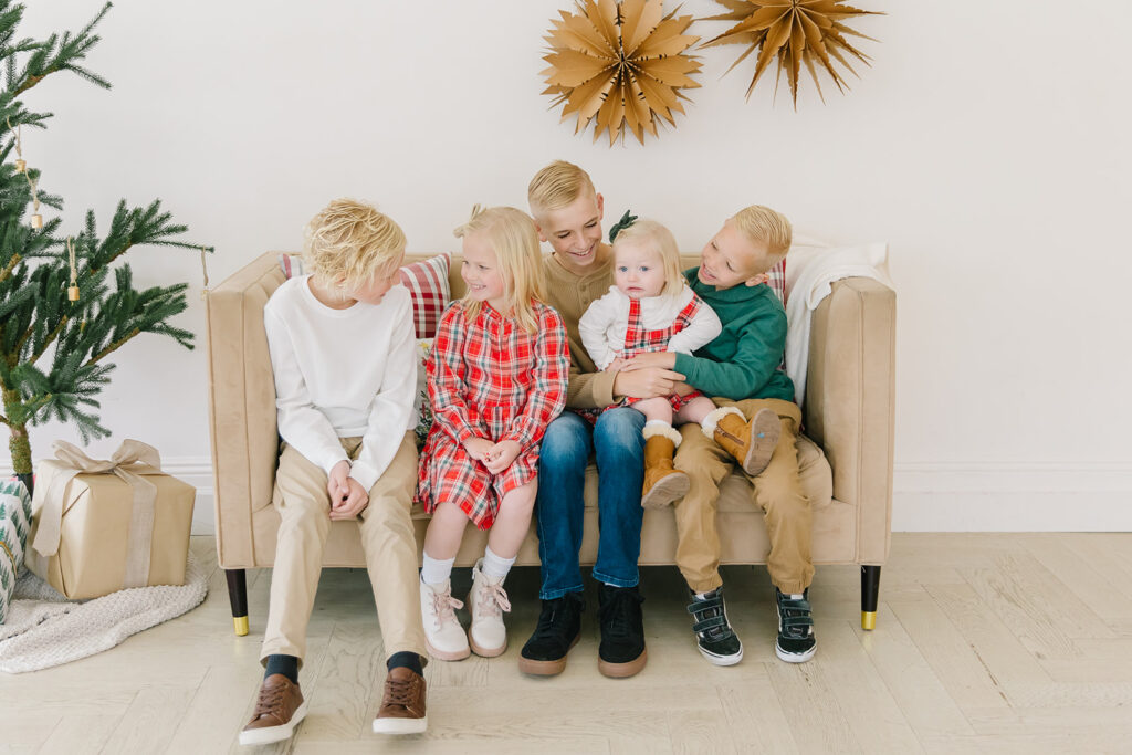 Christmas Mini Sessions with Santa | Utah Photographer