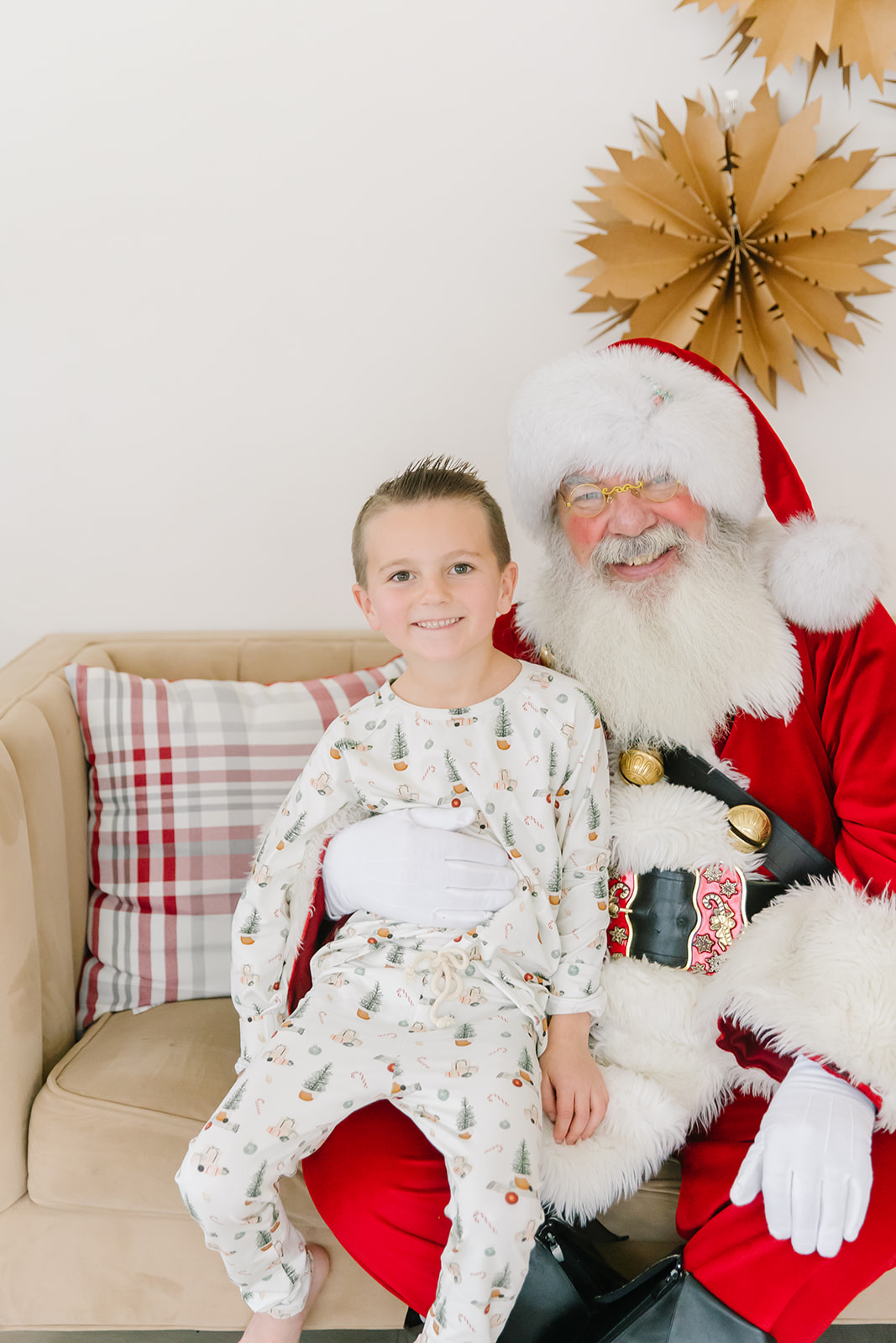 Utah Santa pictures — kids with Santa