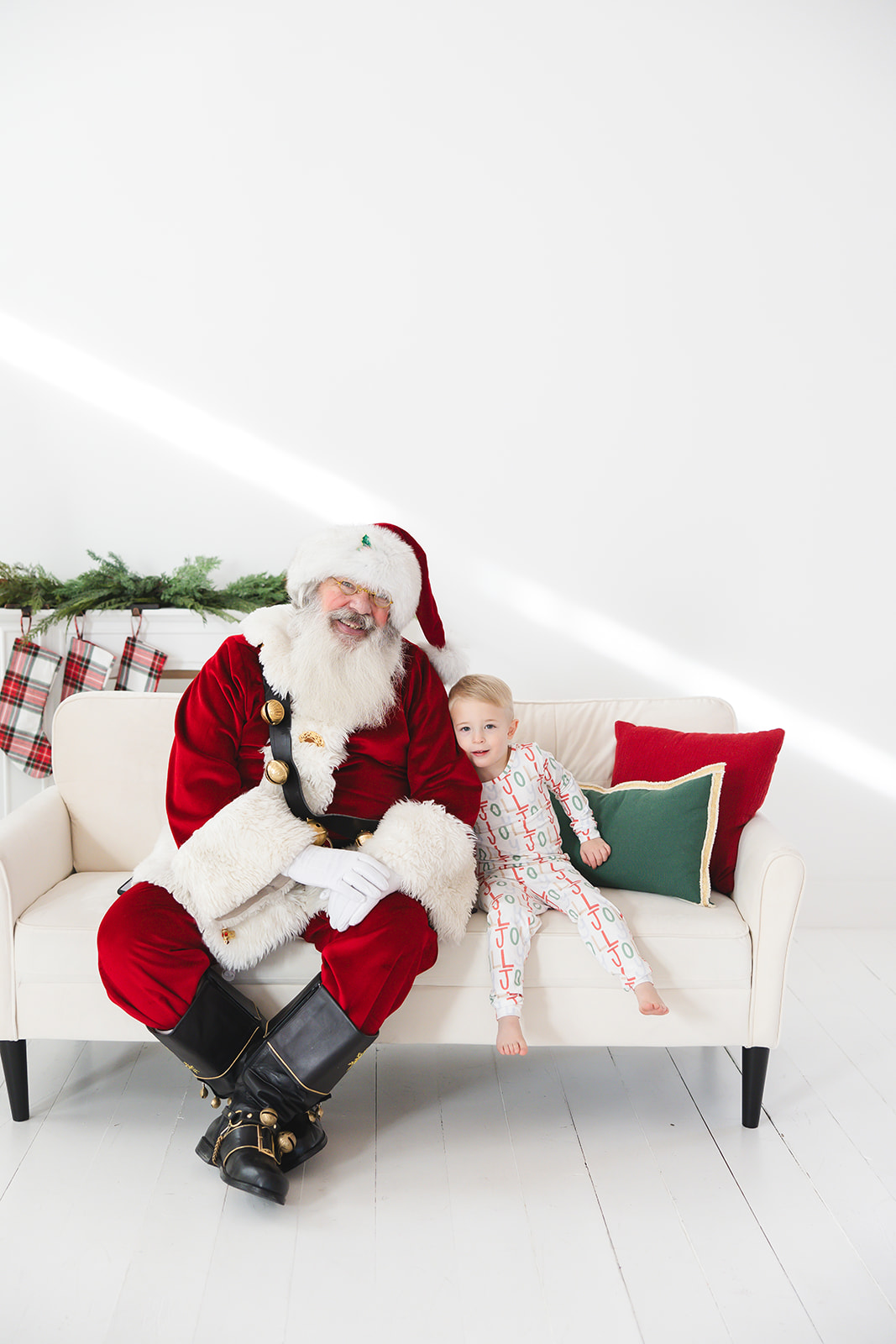 Utah Santa pictures — child with Santa