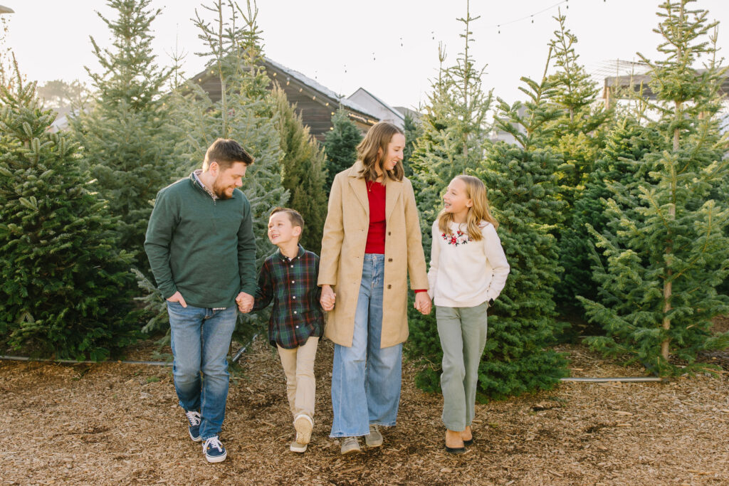 Christmas Tree Mini Session | Kinlands Farm
