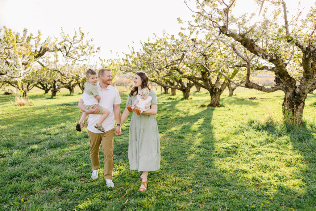 Manning Orchard Mini Session | Olsen Family