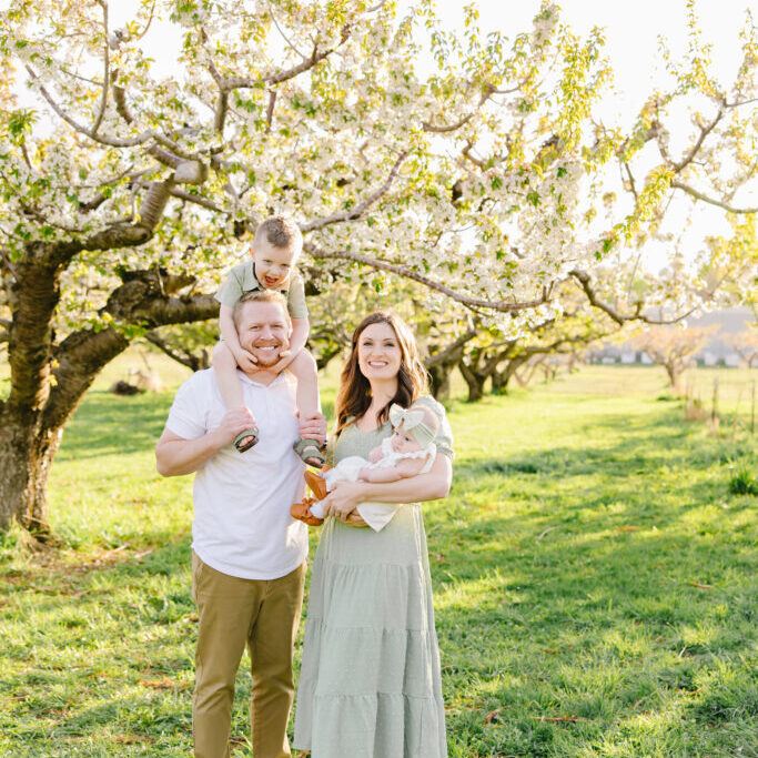 Manning Orchard Mini Session | Olsen Family